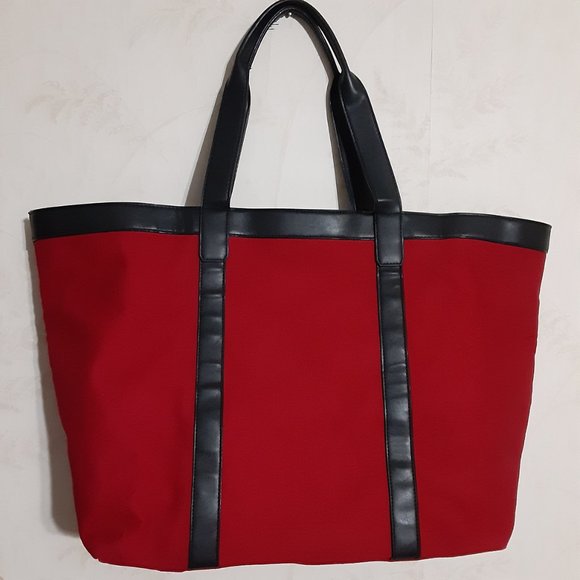 VICTORIA'S SECRET 2017 Limited Edition Red Studded Fringe Tote Bag 11123127 - Picture 2 of 6